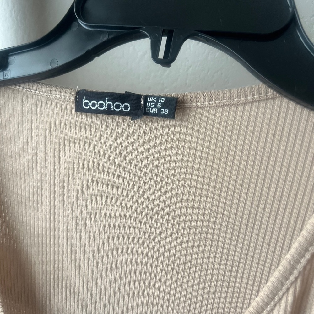 Boohoo size 6 Tan Wrap Dress - Picture 3 of 3